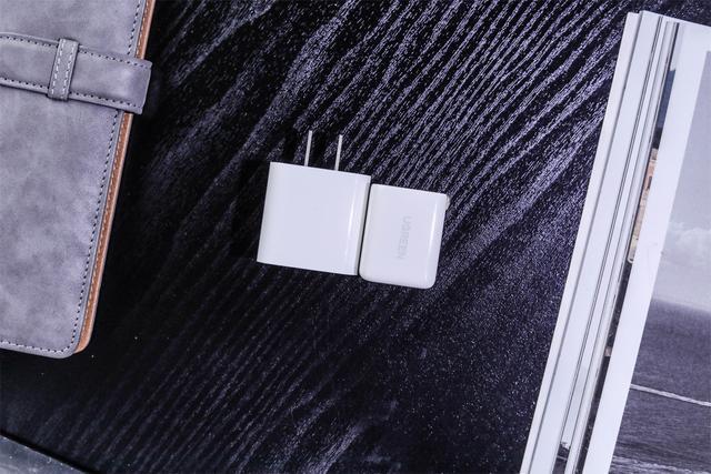 巅峰娱乐官方网站30W氮化镓充电器评测：这或许是iPhone13Pro的最佳搭档